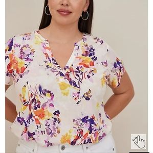 NWT Torrid Split Front Floral Blouse